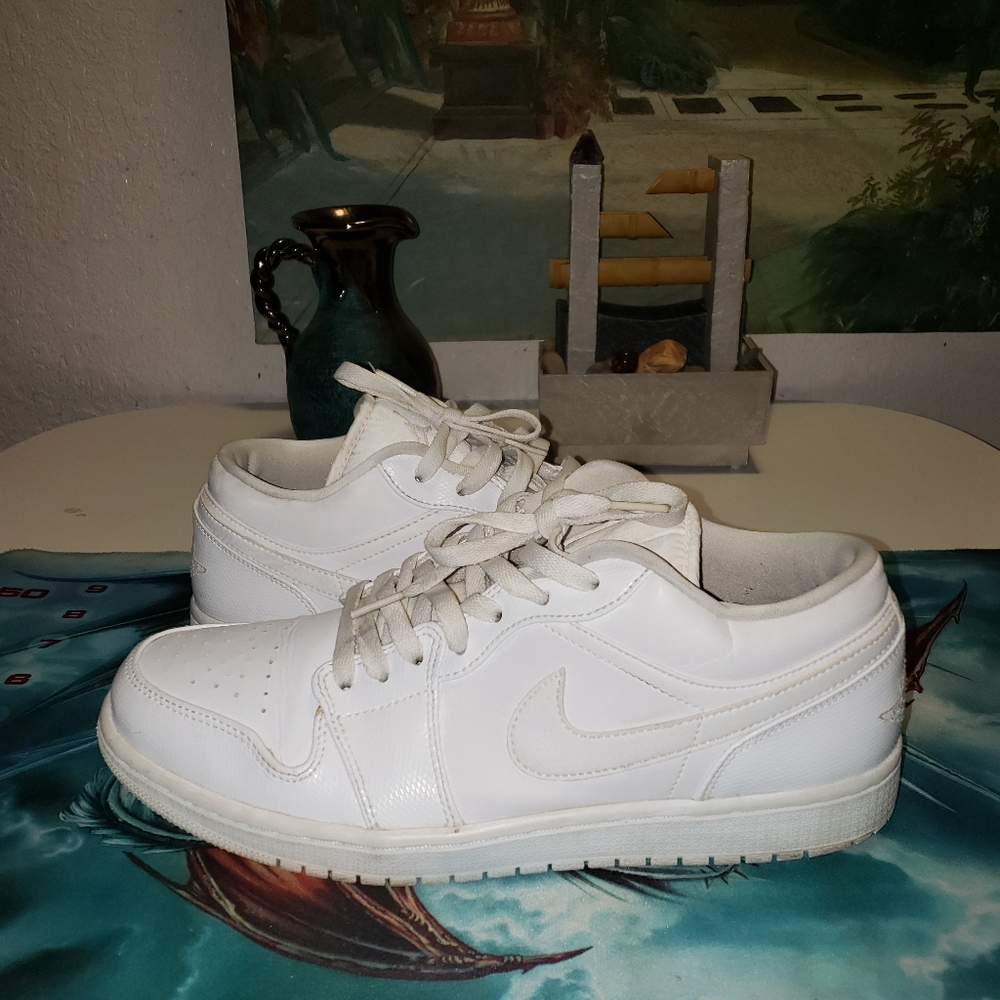 Air Jordan triple white Low 1